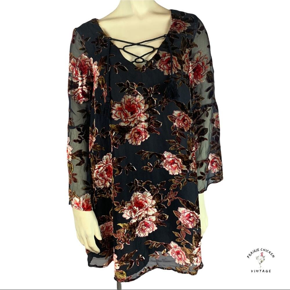 Cupcakes & Cashmere Valda Burnout Velvet Floral Swing Dress XS Bell Sleeve